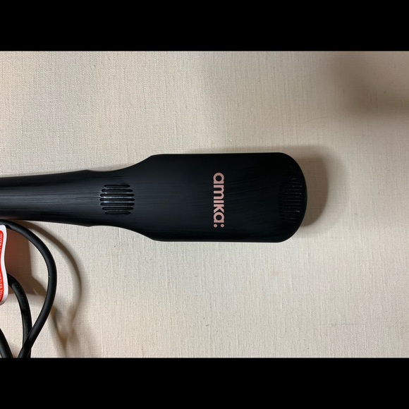 Amika polished perfection straightening brush - Picture 4 of 7